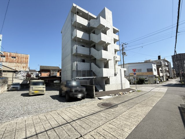 レアシスの外観