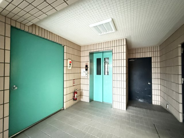 塩田町マンションのロビー