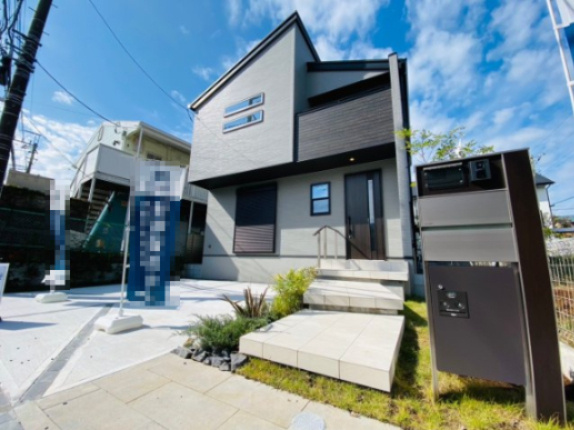 成田市飯田町　新築戸建ての外観