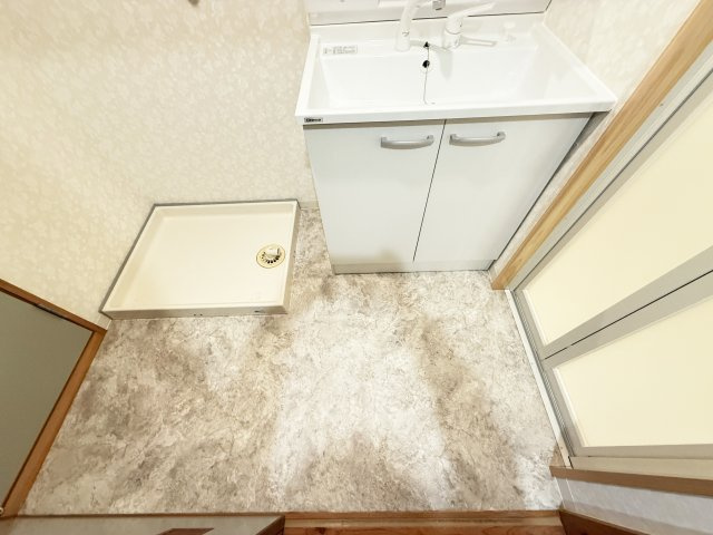 塩田町マンションの洗面所