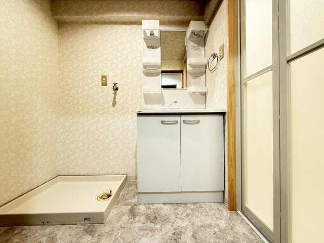 塩田町マンションの独立洗面台