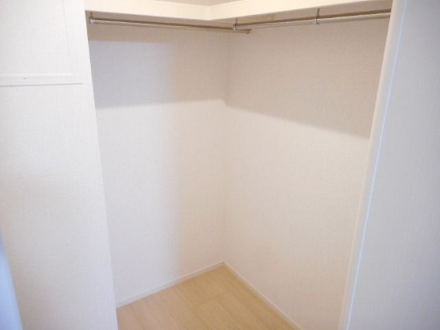 ウィステリア　コートの収納