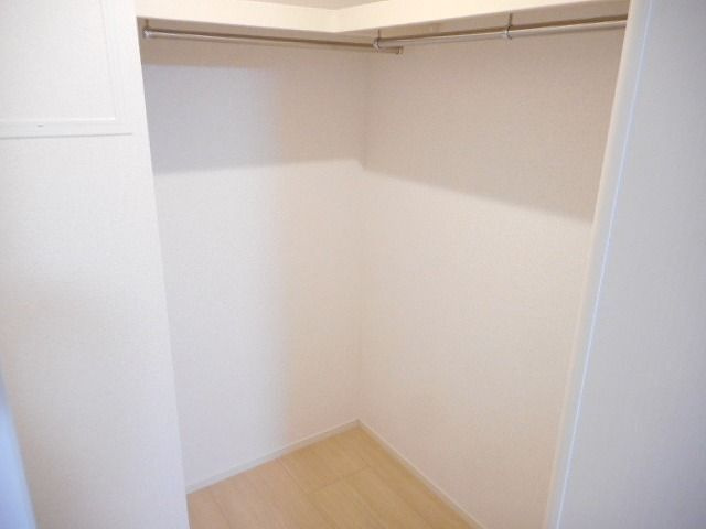 ウィステリア　コートの収納