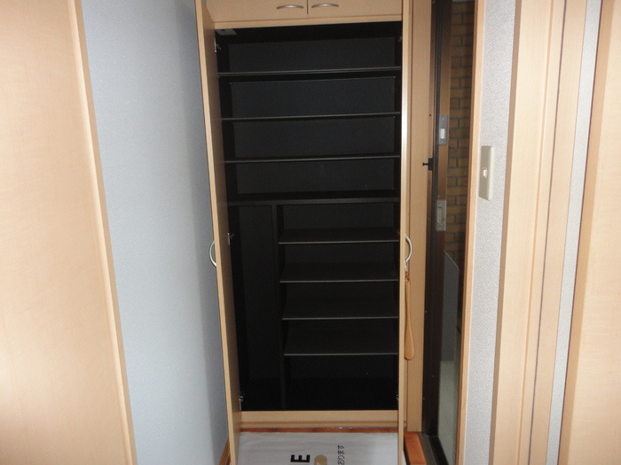 ジュパール Ⅰ棟の収納|ちょっとした収納スペースも充実しています