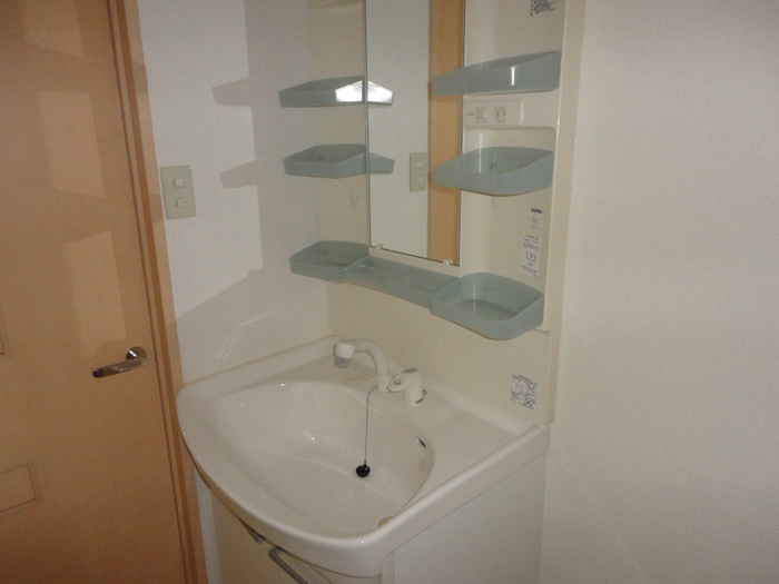 ジュパール Ⅰ棟の独立洗面台|朝の身支度には欠かせない独立洗面化粧台