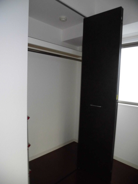 大阪市中央区南久宝寺町２丁目の賃貸マンションの収納