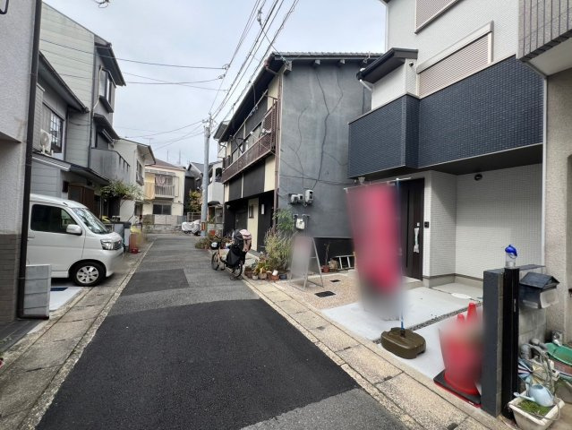 太秦藤ケ森町の前面道路含む現地写真