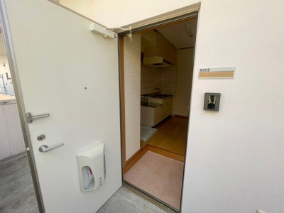 【玄関】 | カスティージョ真玉橋 | カスティージョ真玉橋★豊見城市字真玉橋エリア
