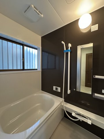 高知市長浜　中古一戸建の浴室