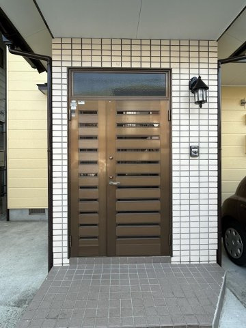 高知市長浜　中古一戸建の玄関