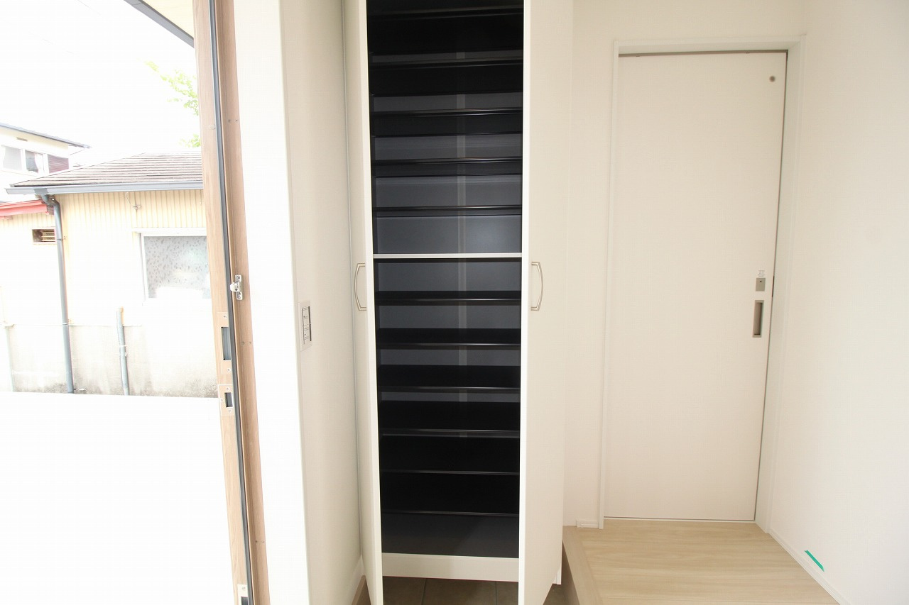 福井町　新築戸建　　3号地（東）【内覧可能】の収納|玄関収納