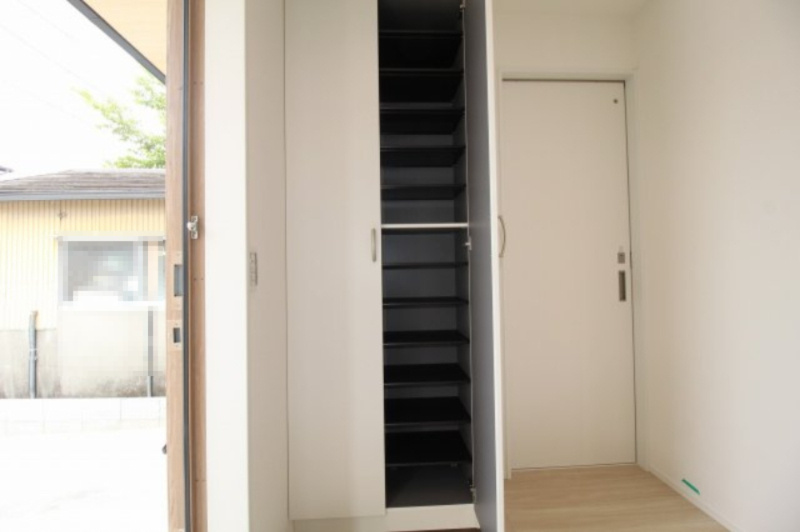 福井町　新築戸建　　3号地（東）【内覧可能】の収納|玄関収納