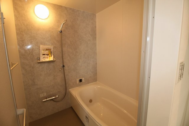 福井町　新築戸建　　3号地（東）【内覧可能】の浴室