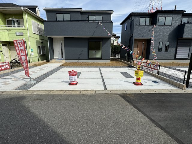 鎌ケ谷市鎌ケ谷6丁目新築戸建【東部小学校：9分】の前面道路含む現地写真|1号棟駐車スペース・並列３台駐車可
