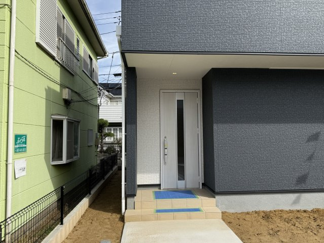 鎌ケ谷市鎌ケ谷6丁目新築戸建【東部小学校：9分】のエントランス|エントランス・玄関ポーチ