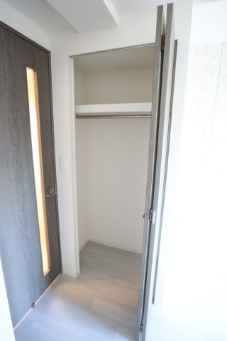 大阪市都島区中野町４丁目の賃貸マンションの収納