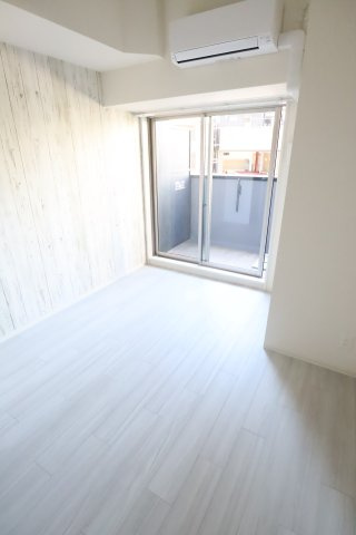 大阪市都島区中野町４丁目の賃貸マンションの居間・リビング