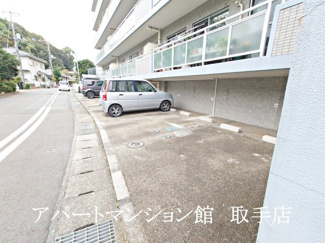 【駐車場】