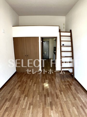 【居間・リビング】 | グリーンヒル栄 | こちらのリビングで趣味の時間をお楽しみください