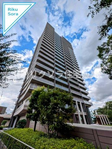 リバティパーク枚方D棟プログレスタワーの外観|新しい生活にいかがでしょうか？外観はお住まいの顔になります。こだわりたいポイントですね。水回りリフォームやリノベーションも承ってます。
■現地見学・資金計画相談・住宅ローン相談もお問合せ受付中■