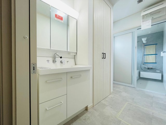 戸建　岐阜市六条江東２丁目2期　全3区画分譲の独立洗面台|洗面洗髪化粧台です。物件により三面鏡または一面鏡の場合があります。詳しくは担当者までお問合せ下さい。