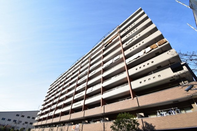 【外観】 | クレストフォルム鶴見グランステージ | 総戸数136戸、2000年8月築、管理人は日勤勤務につき管理体制良好です♪