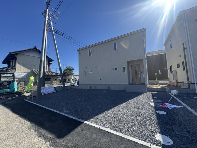 新築　太田市岩松町第4　クレイドルガーデン　2号棟の駐車場|現地写真　駐車スペースは並列3台分可能です！
