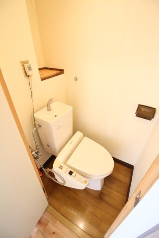 日昇コーポラスⅠのトイレ|コンパクトで使いやすいトイレです