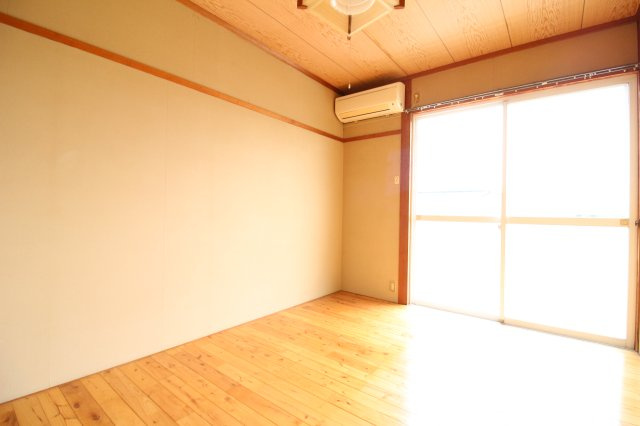 日昇コーポラスⅠの寝室|使い勝手のいい寝室です