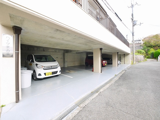 ハイツまあまの駐車場