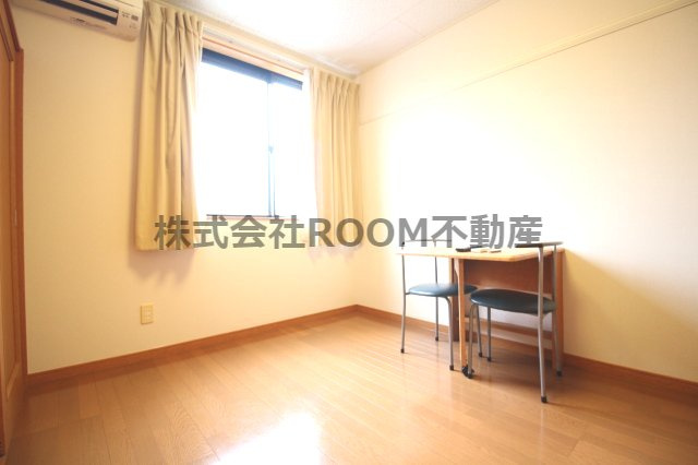 レオパレス一ツ葉の居間・リビング