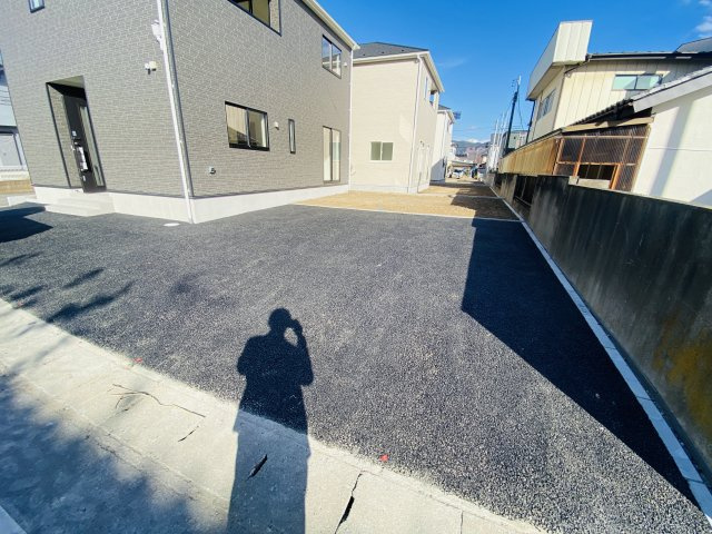 新築　桐生市相生町第15　クレイドルガーデン　１号棟の駐車場|駐車スペースは3台分可能です！
