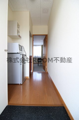 レオパレスＭＯＯＮの玄関