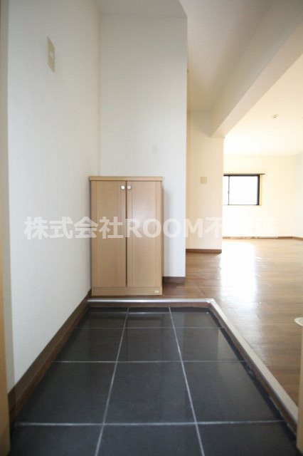 センチュリー21金田F棟の玄関|落ち着いた玄関です