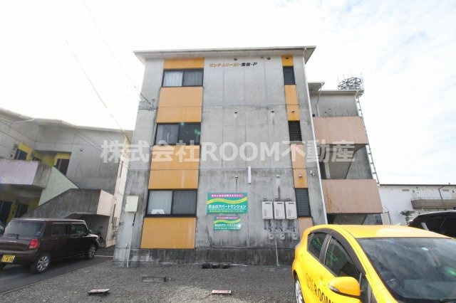 センチュリー21金田F棟の駐車場|駐車場があります