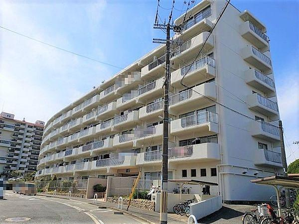 ローズコーポ千里C棟の外観
