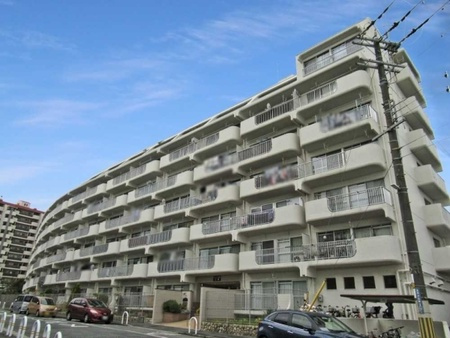 ローズコーポ千里C棟の外観