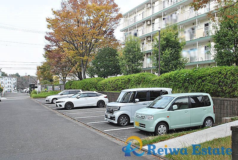 湘南西部住宅　2-3号棟の駐車場