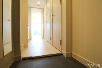 【玄関】 | プレサンス上前津フィット | 明るい玄関です