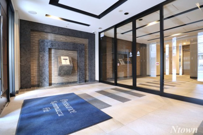 【エントランス】 | プレサンス上前津フィット | 清潔なエントランスです