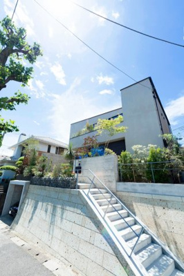 【外観】 | ◆◇美しが丘新築戸建◇◆ | ◆一戸建てを中心とした街並みが整然と続き、周辺は高い建物が建っていないので、緑の多い閑静な趣を感じる環境です。街並みや周辺環境も重要なポイントです！！