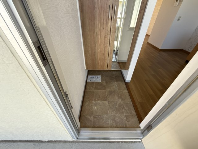 メゾンT２　Ｂ棟の玄関