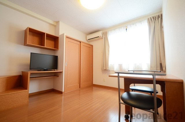 レオパレス一ツ葉の居間・リビング|設備・仕様は号室により異なる為、現況を優先致します。