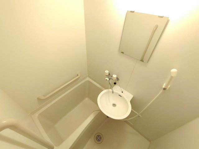 レオネクストＴｏｍａⅠの浴室|日々の疲れを癒すお風呂付です