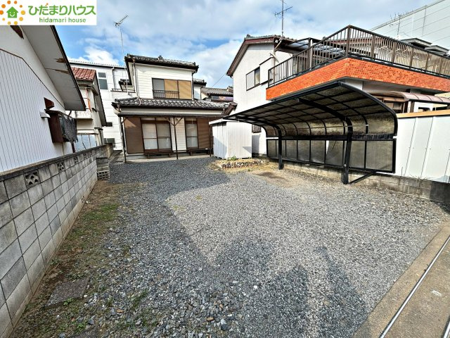 上尾市小敷谷　中古一戸建ての駐車場