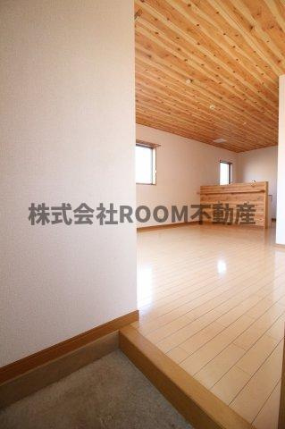ラパン郡元の内装|明るい色調の室内です