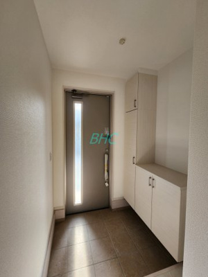 【玄関】 | 中庄1丁目1期 　分譲3区画１号地 | ただいまと叫びたくなるような玄関は毎日の行き帰りで使う空間。