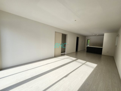 【居間・リビング】 | 中庄1丁目1期 　分譲3区画１号地 | 家族との時間、自分の時間共に大切にできる空間がここにあります。