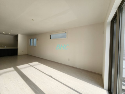 【居間・リビング】 | 中庄1丁目1期 　分譲3区画１号地 | ご家族やお客様との時間など、多くの時を刻む空間。