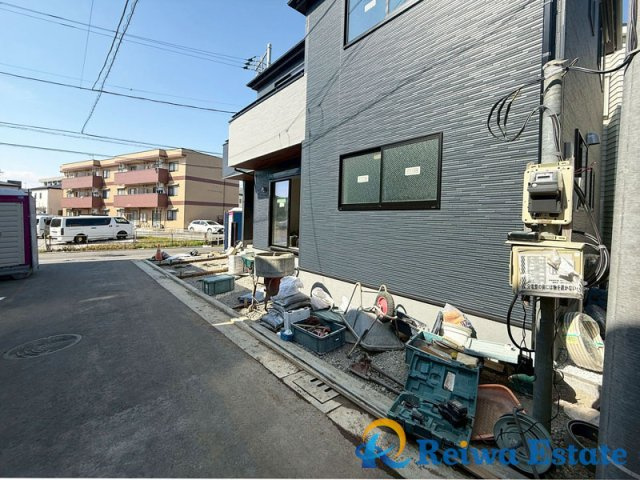 売地　茅ヶ崎市松林2丁目　の前面道路含む現地写真